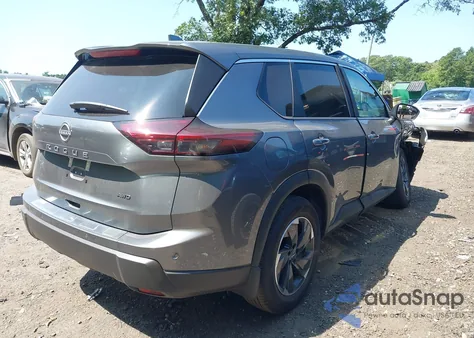 2025 Nissan Rogue Sv Intelligent Awd z USA, uszkodzony, nr VIN 5N1BT3BB0SC863619